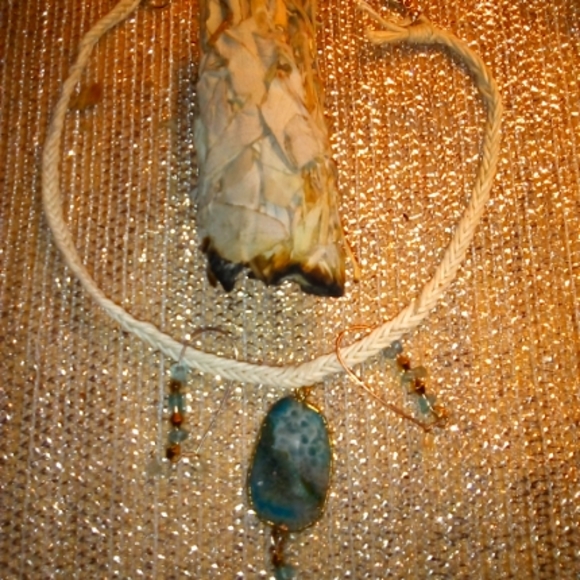 Sew sweet,100% dragon vein agate pendant lined with 18k gold, %100 hemp necklace - Picture 1 of 2